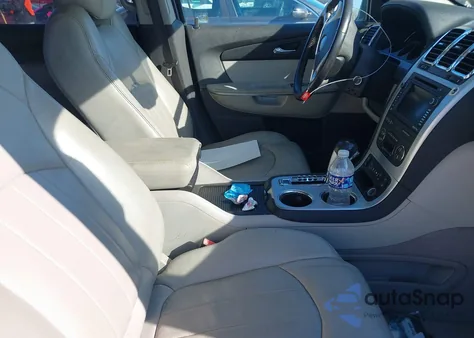 2010 GMC Acadia Slt-2 z USA, uszkodzony, nr VIN 1GKLVNED1AJ139156